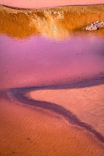 Volcano lands