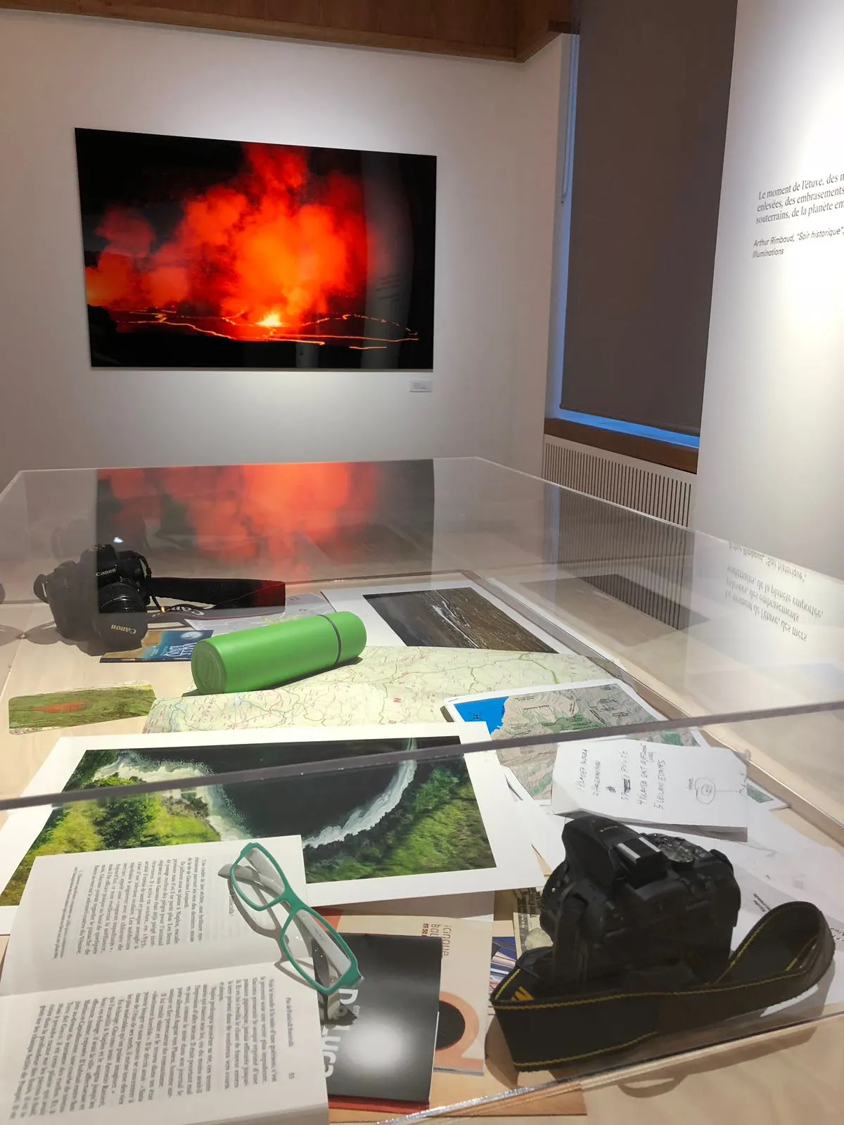 About - Illuminations et volcans, aux côtés de Rimbaud - Carine Doutrelepont et Milena Lefèvre