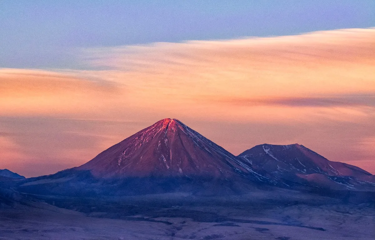 Volcano lands